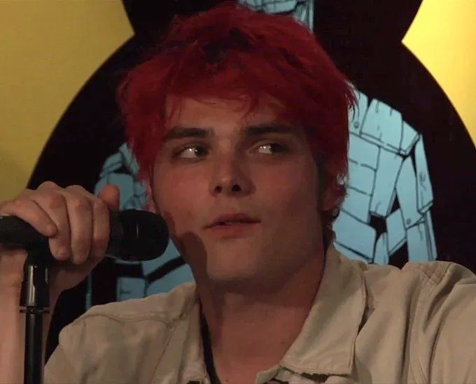 Avatar of   𐙚⋆.˚  ♡. 🎧 Gerard Way #8