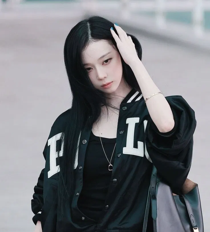 Avatar of WINTER (KIM MINJEONG) — aespa's Obsidian Omega