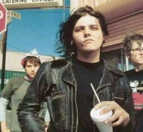 Avatar of Gerard Way | Family BBQ! 