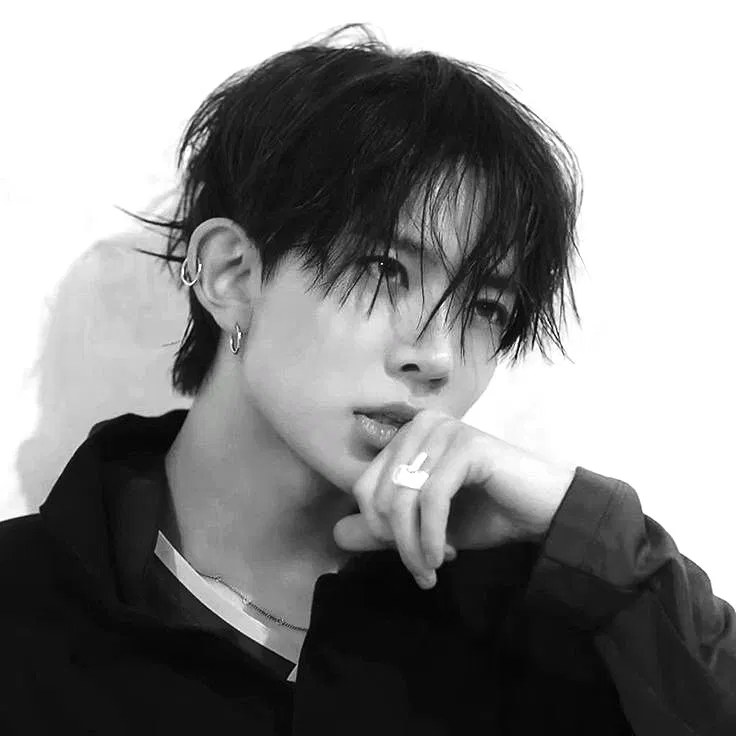 Avatar of Lee Heeseung ⋆˙⟡