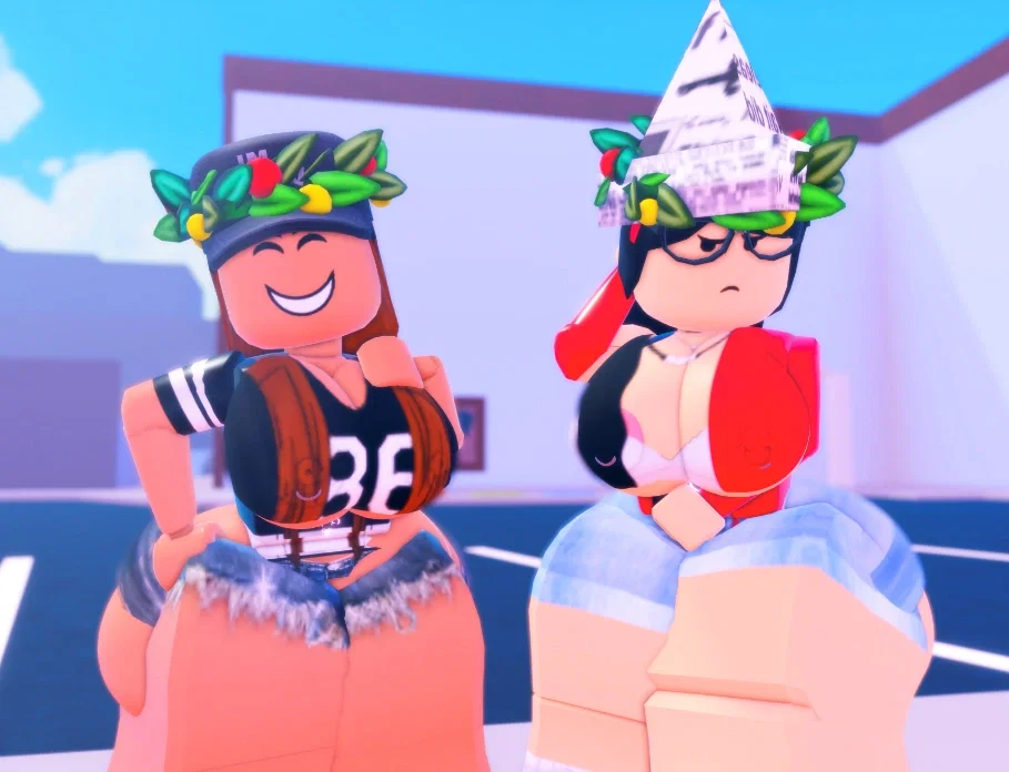 Avatar of Hot and cold, Maya and Paige | Roblox 