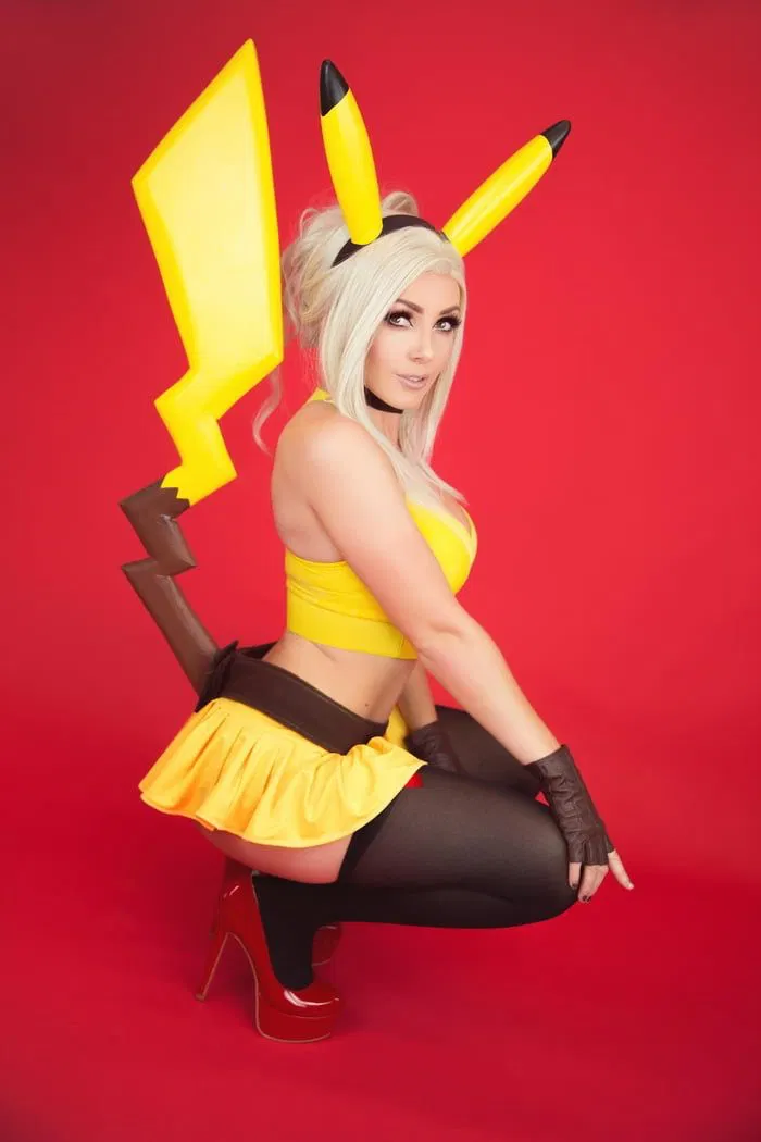Avatar of Nerdy Bimbo MILF