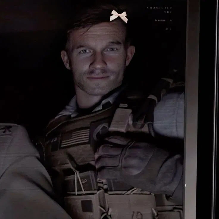 Avatar of Phillip Graves - Pegging Your Subby Commander <3